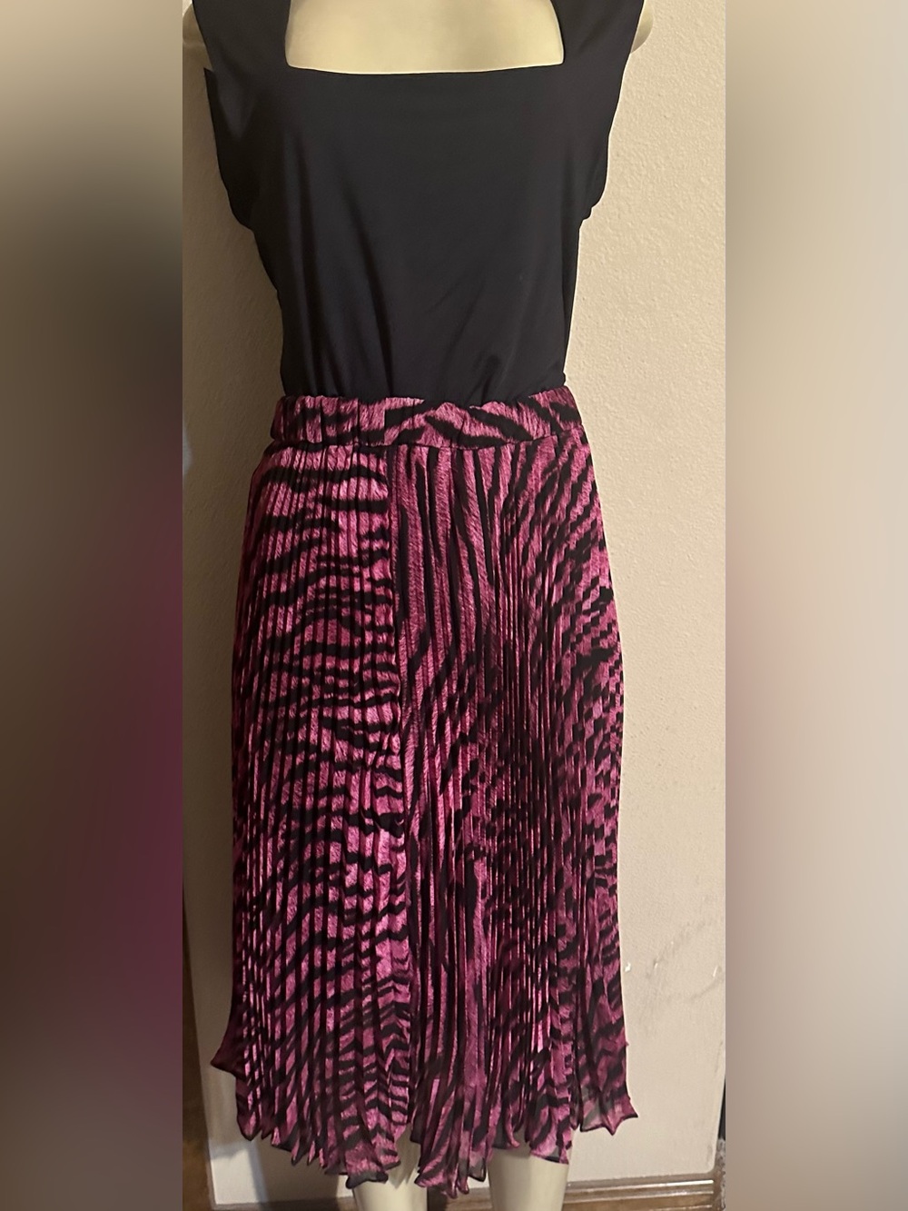 Michael Kors Pink and Black Pleated Animal-Print Midi Skirt